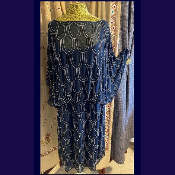 Vintage 1920s-inspired Art Deco Beaded Cocktail Dress - Picture 1 of 4